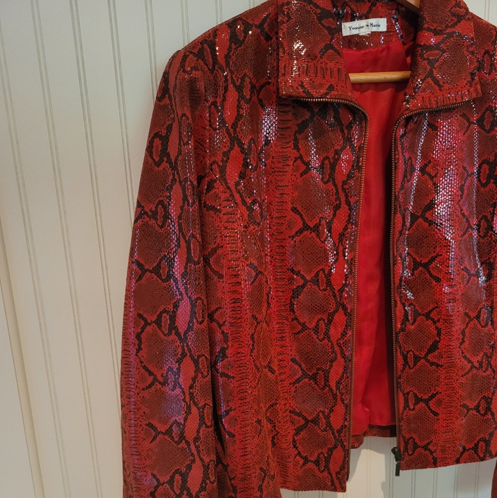 💋🔥90's red leather snake jacket! - Picture 5 of 9